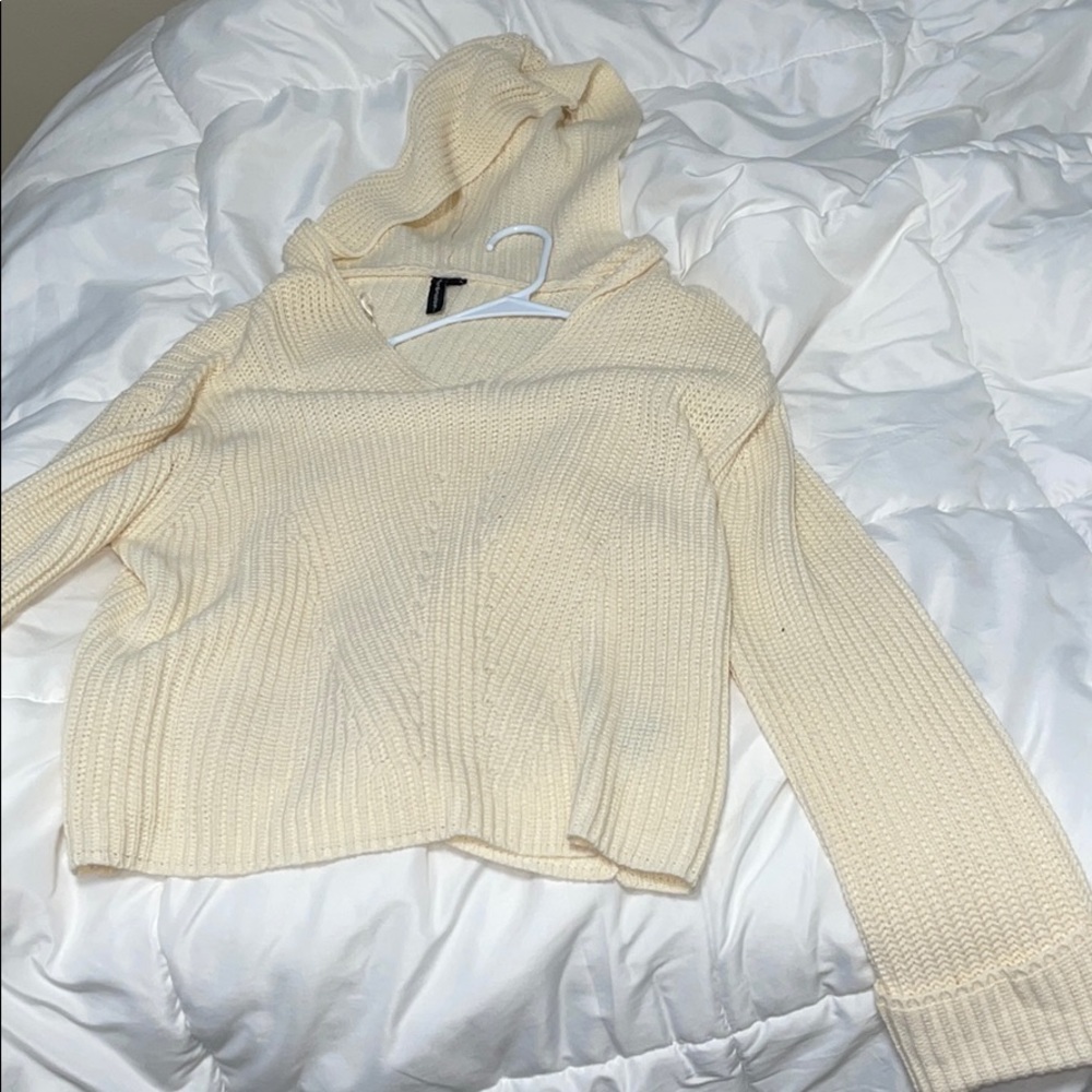 Sweater hooded